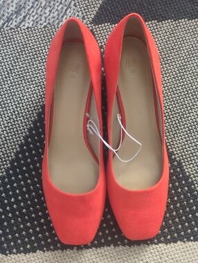 H&M Coral-Red Suede Block Heel Pumps